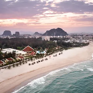 https://sandy-beach-non-nuoc-resort.hotelsofhoian.com